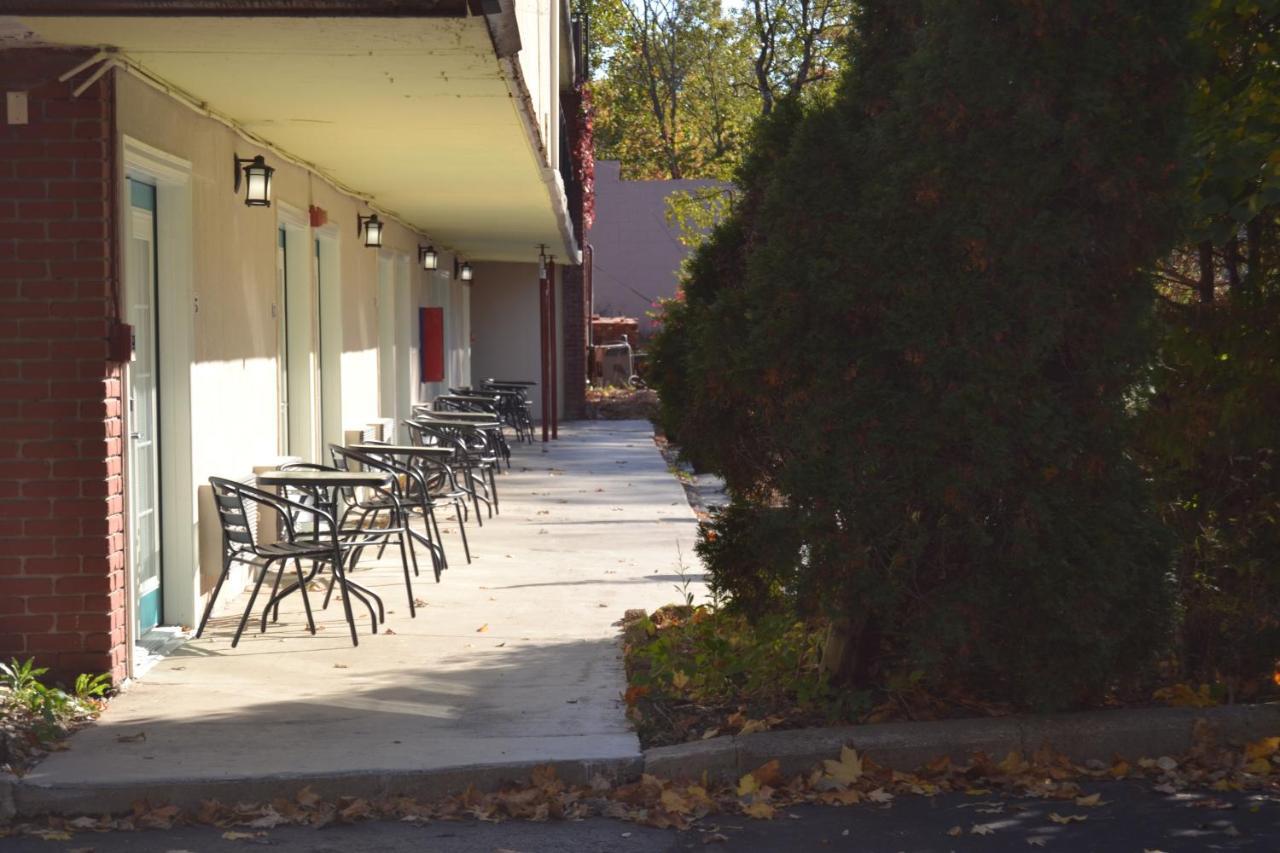 Cascades Inn Bloomington Ngoại thất bức ảnh