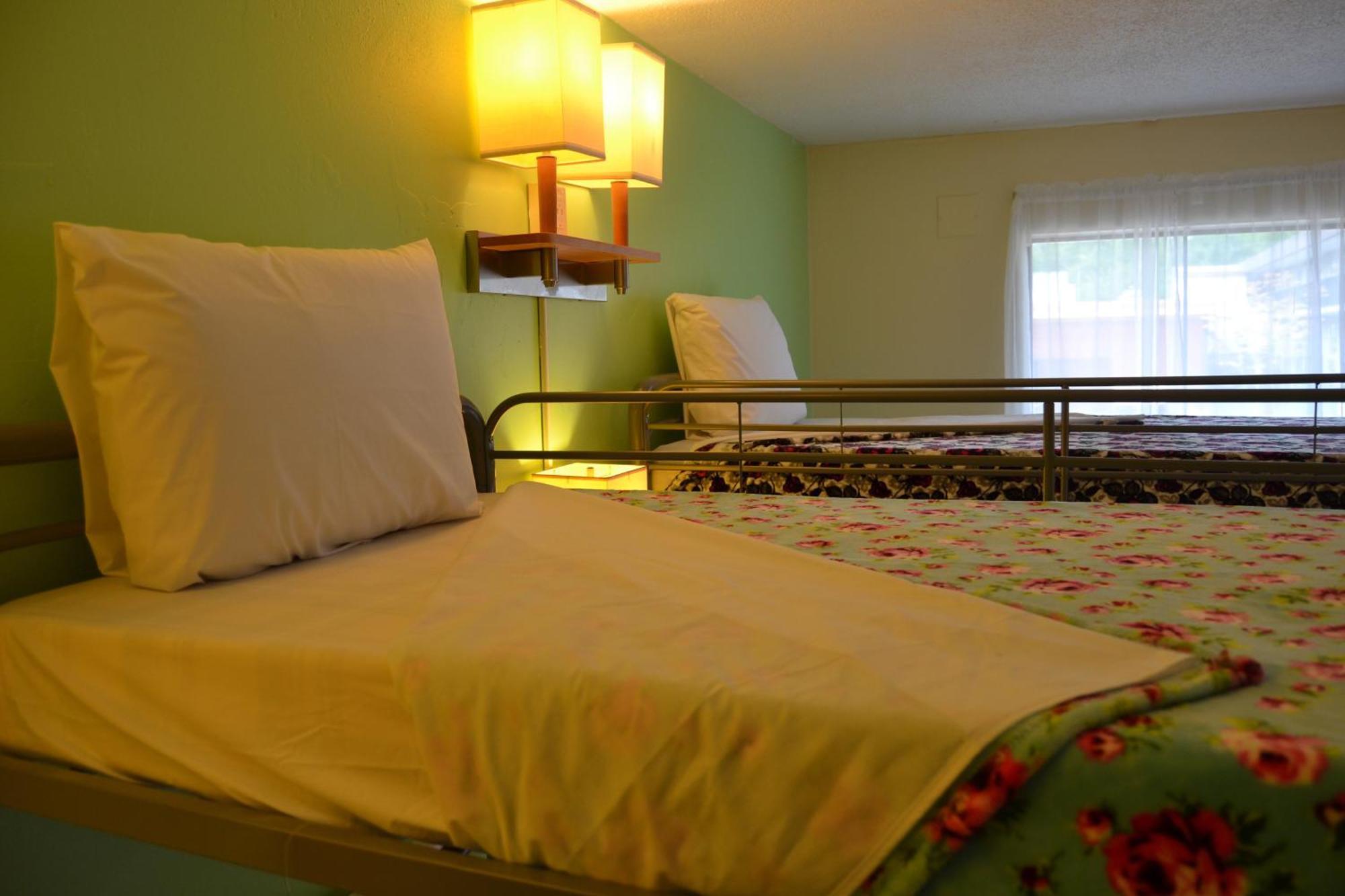 Cascades Inn Bloomington Ngoại thất bức ảnh